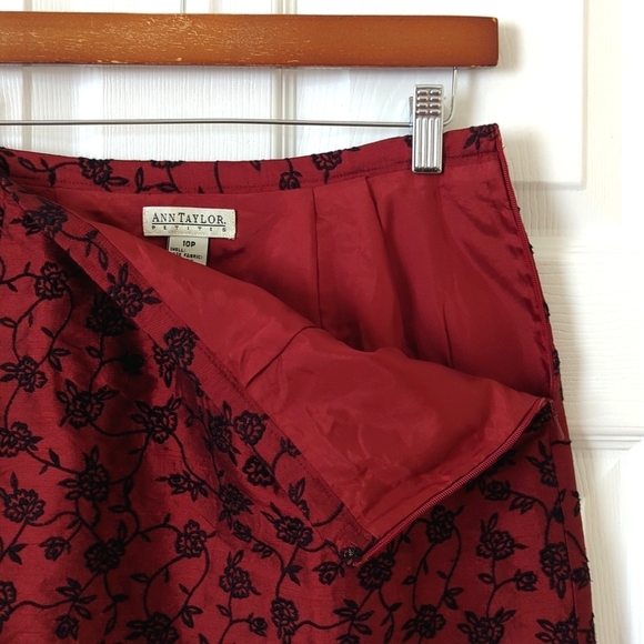 Ann Taylor 90's Vintage Floral Embroidered Silk High Waisted Mini Skirt Red 10P - Picture 3 of 10